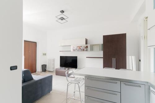 GuestHost - Brenta M3 Balcony Apt