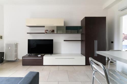 GuestHost - Brenta M3 Balcony Apt