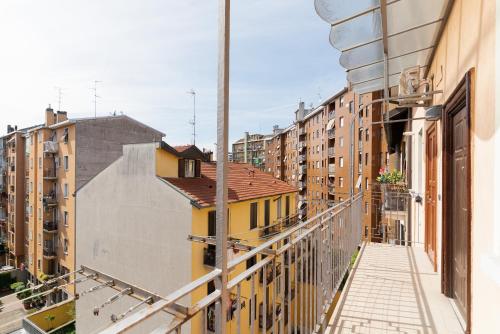 GuestHost - Brenta M3 Balcony Apt