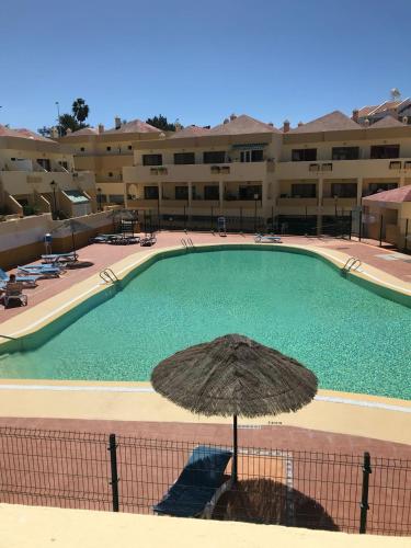 Lovely sunny apartment -Emanuela Mareverde