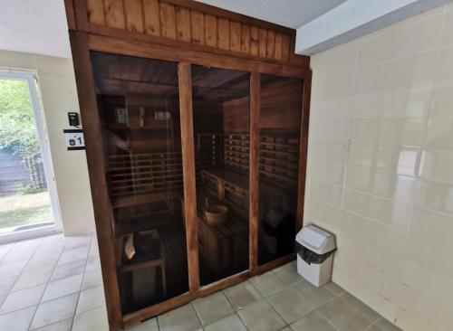 Kúpeľňa v ubytovaní Timi wellness Apartman Siófok