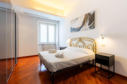 Romano Apartments - " Wood & Harmonies " - Luxury apartment right next to the METRO