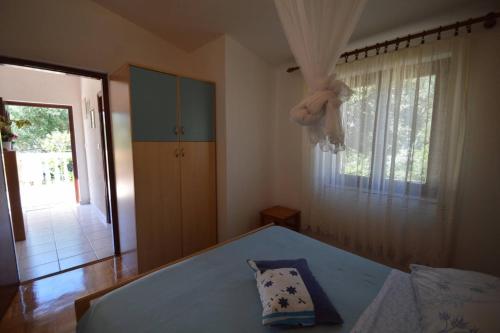 Franka 1 Apartment with terrace near the Beach, Artatore Mali Lošinj