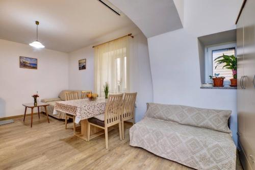 Apartment Dani 1 cozy stay with balcony & city view
