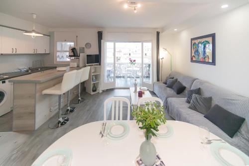 WELCS APARTAMENTO 244 EMP con terraza con vista