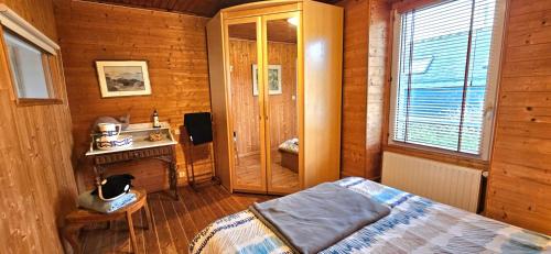 Postel nebo postele na pokoji v ubytování Maison à St Cado avec vue sur la Ria