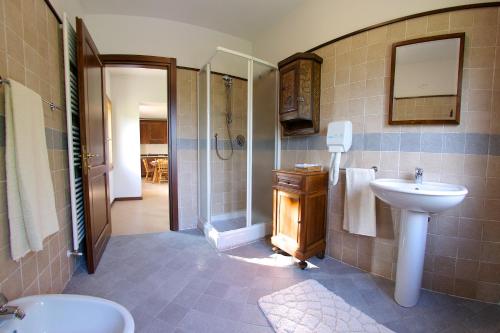 Un baño de Podere Riosto Cantina&Agriturismo