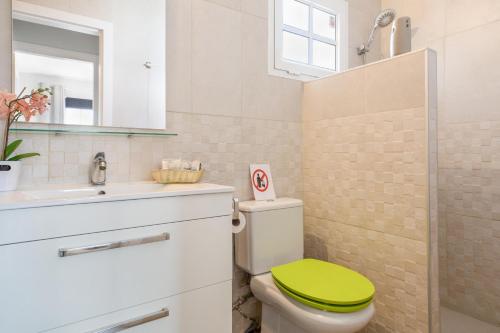 A bathroom at Caleta Beach Deluxe