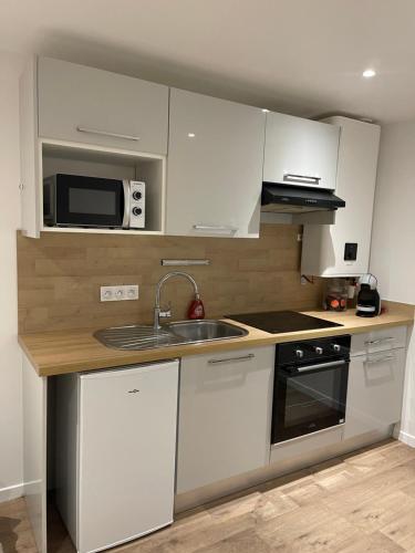 Dapur atau dapur kecil di Duplex Sweet Home