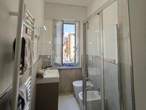 Et badeværelse på Casa le Fontane by Holiday World