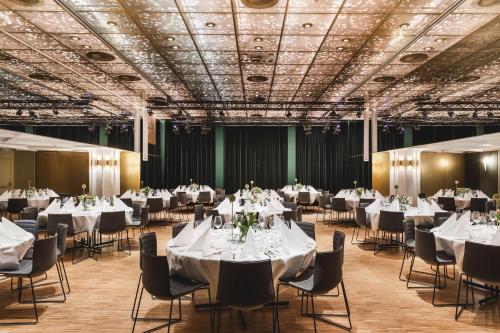 En restaurant eller et andet spisested på Hotel Norge by Scandic