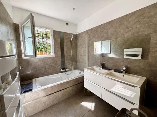 Ένα μπάνιο στο Casamea - Maison, Jardin, Clim, Proche Plages