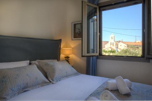 Luxury Gem overlooking the church, 150m from beach