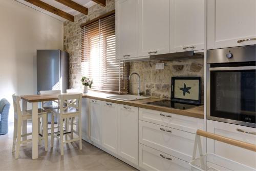 Luxury Gem overlooking the church, 150m from beach