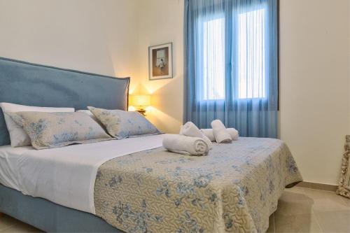 Luxury Gem overlooking the church, 150m from beach