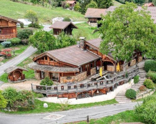 Το κτήριο όπου στεγάζεται  το σαλέ