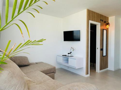 Ocean Breeze Designer Holiday Apartment