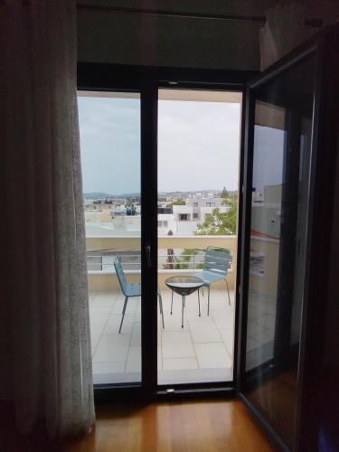 ISLAND Time Deluxe Apartment Downtown 3 floorsにあるバルコニーまたはテラス