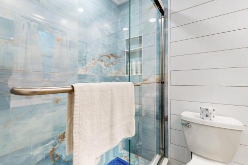 Ένα μπάνιο στο Inviting beach house - walk to beach, shopping & dining