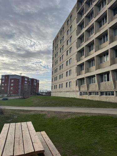 Το κτήριο όπου στεγάζεται  το hostel