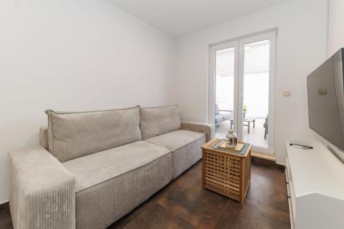 Apartments 23 and 25 with free private parking