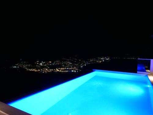 Bazén v ubytování Boka View House nebo v jeho okolí