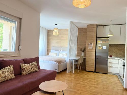 Kuchyň nebo kuchyňský kout v ubytování Merak - Two bedroom apartment- Free parking