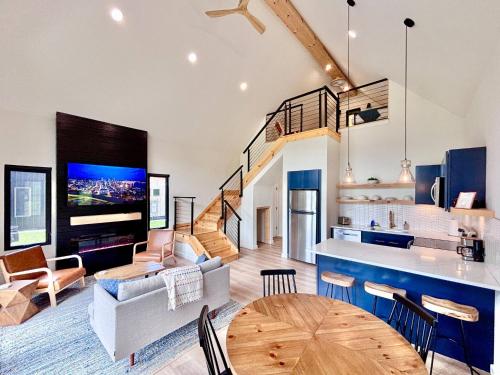 Μια τηλεόραση ή/και κέντρο ψυχαγωγίας στο Perfect Perch at Three Suns Cabins