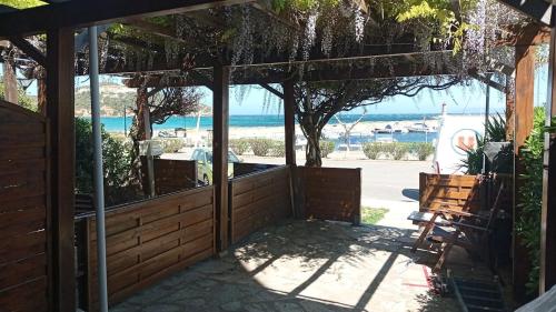 Cap Corse, face à la mer et port paisible