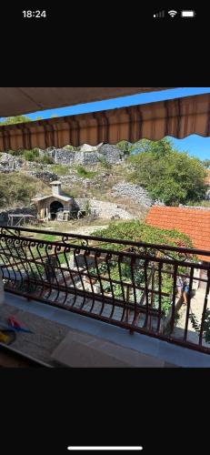 Seoska idila, Krivići