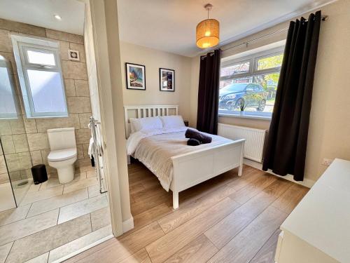 Ένα μπάνιο στο Modern Retreat in Mumbles - Disabled Access!