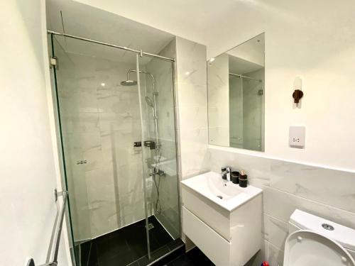 Et badeværelse på One Bed Apartment