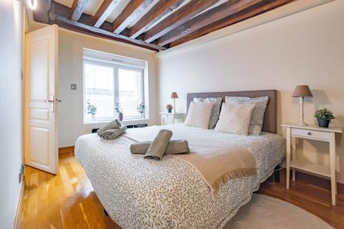 Postel nebo postele na pokoji v ubytování Apt Grands Boulevards 4 Guests