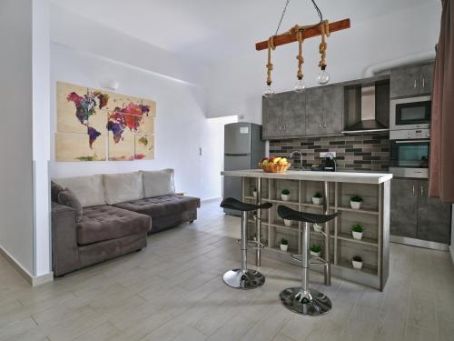 Colors In Naousa - House for 6 people IN the city of Naousa Paros