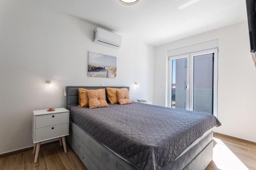 Ένα ή περισσότερα κρεβάτια σε δωμάτιο στο Villa RD Mandre - Private Paradise with Pool & beautiful Garden - minimum 4-night stay