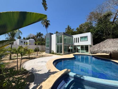 Bazén v ubytování Casa Palomo, Ixtapa Zihuatanejo nebo v jeho okolí