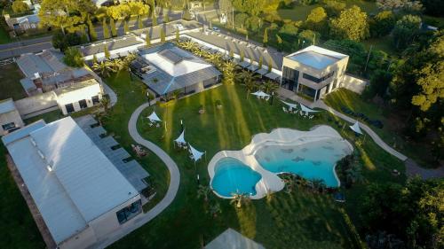Piscina a Hotel Tomaso o a prop