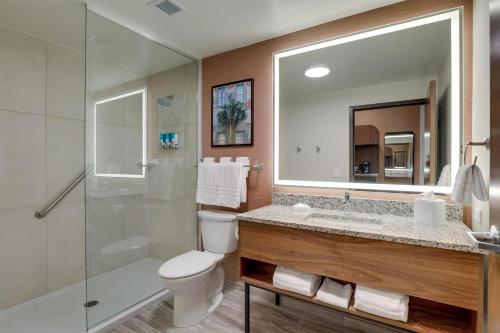 Ванная комната в Drury Plaza Hotel North Charleston
