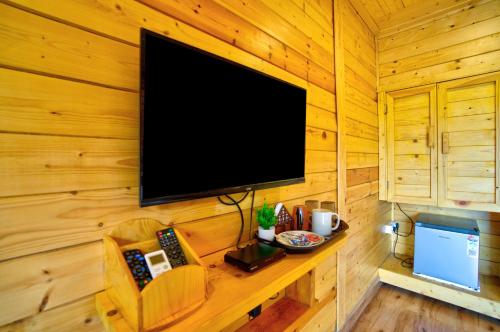 Televisyen dan/atau pusat hiburan di The Lazy Cabanas