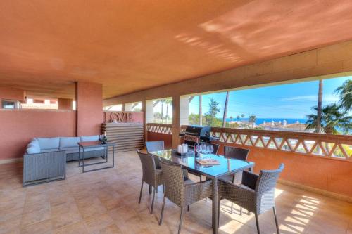 Panoramic ocean and city views