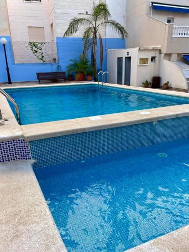 Beachfront apartment, sea view, pool, close to bars and restaurants
