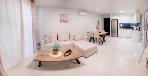 Sweet Family Home 1