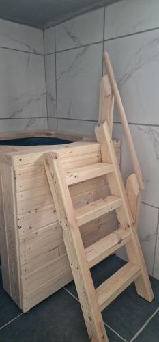 Katil dua tingkat atau katil-katil dua tingkat dalam bilik di Quiet place with sauna