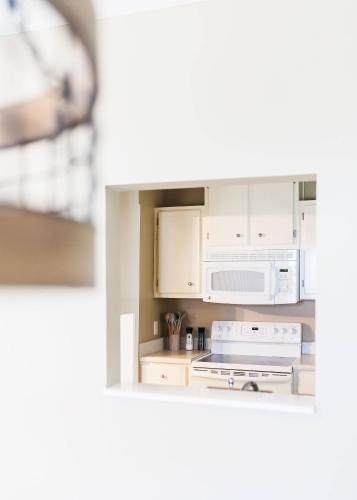 Η κουζίνα ή μικρή κουζίνα στο Cozy Spyglass Hideaway 3 BR 2 Bath