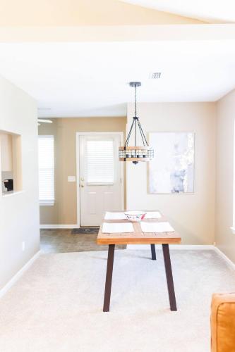 Φωτογραφία από το άλμπουμ του Cozy Spyglass Hideaway 3 BR 2 Bath σε Ντόθαν