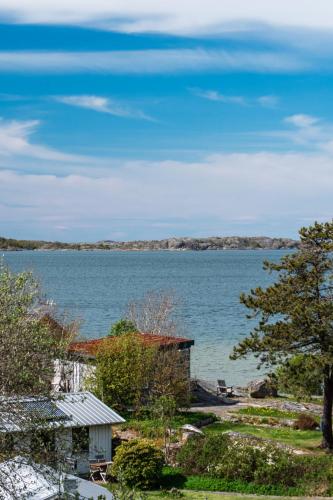 a view of a large body of water at Sillvik C&J Hugosson in Sanden