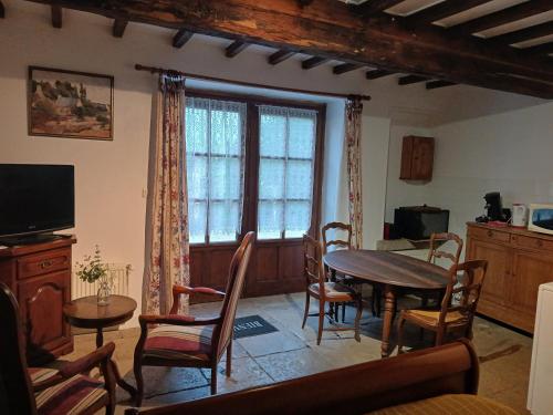 Maison studio village médiéval