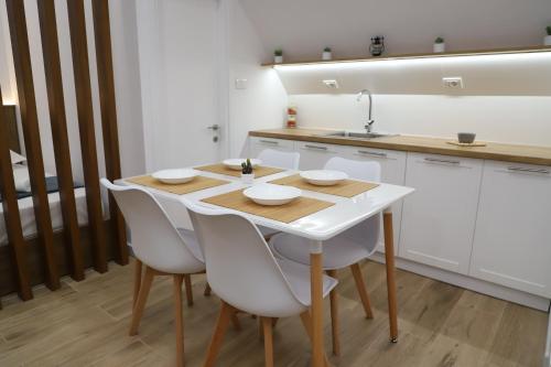 Kuchyň nebo kuchyňský kout v ubytování Central Apartment Berat