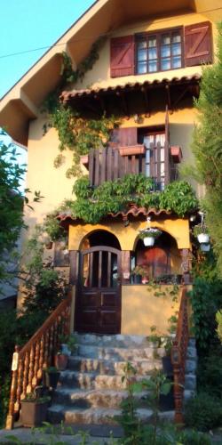 Το κτήριο όπου στεγάζεται  το bed & breakfast