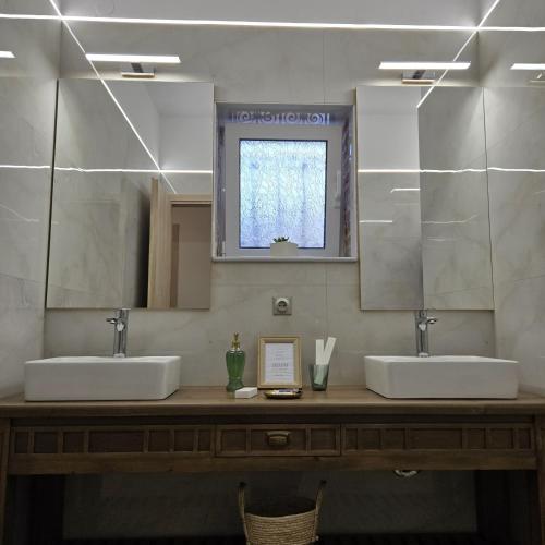 Ένα μπάνιο στο Mytilini City Center Petrino Guesthouse